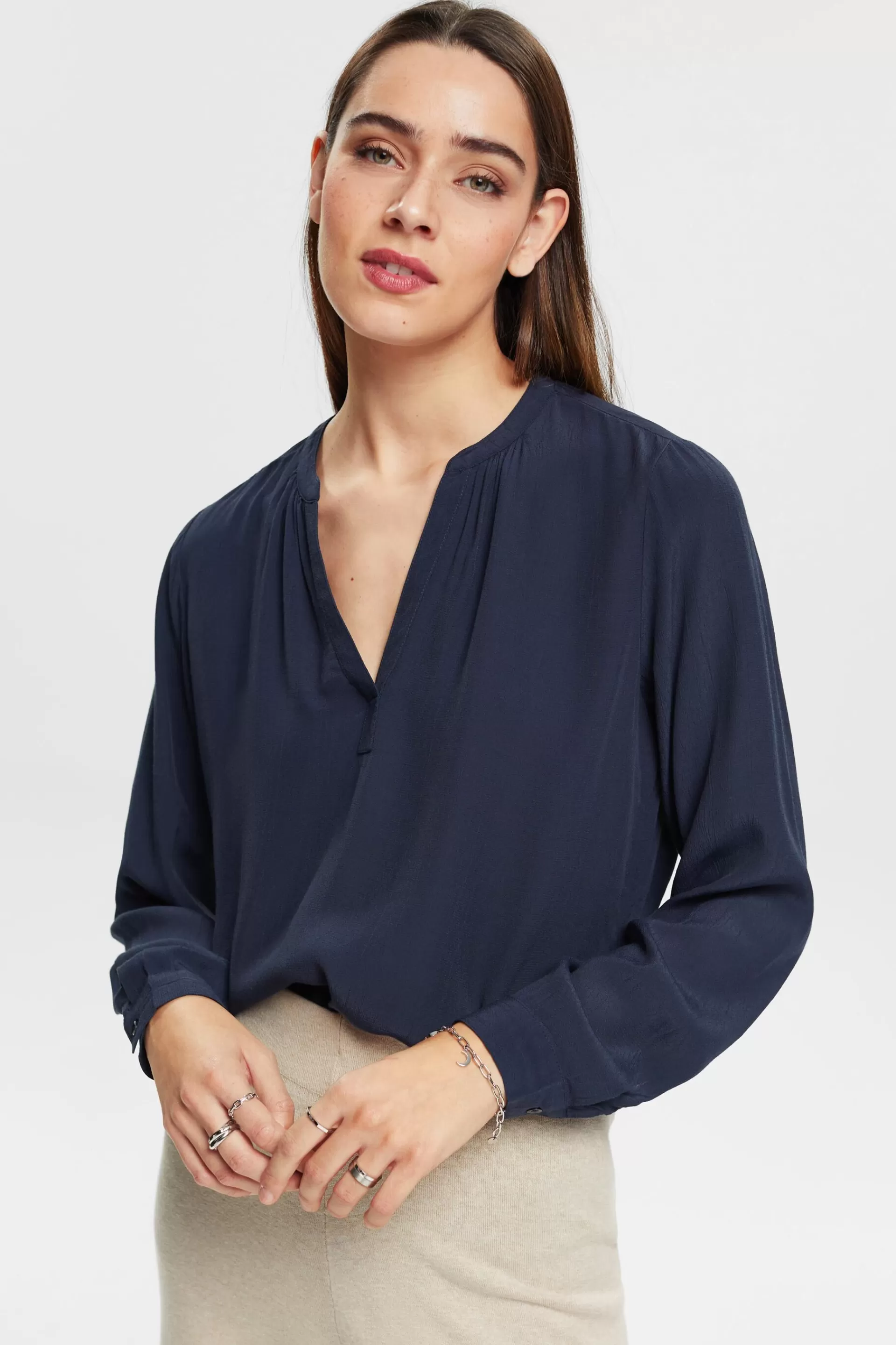 Bluse mit V-Ausschnitt aus LENZING™- und ECOVERO™-Viskose-ESPRIT Online