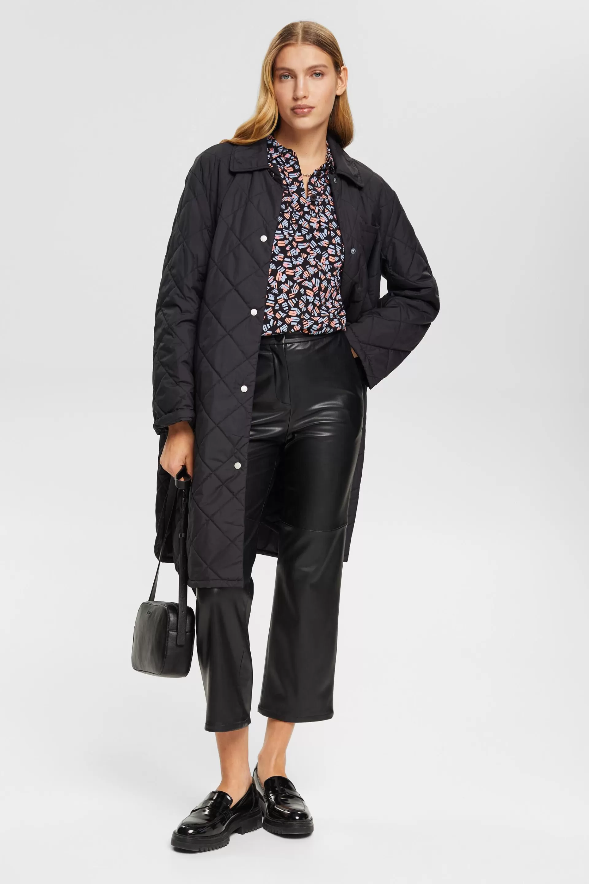 Crêpebluse mit Allover-Muster-ESPRIT Hot