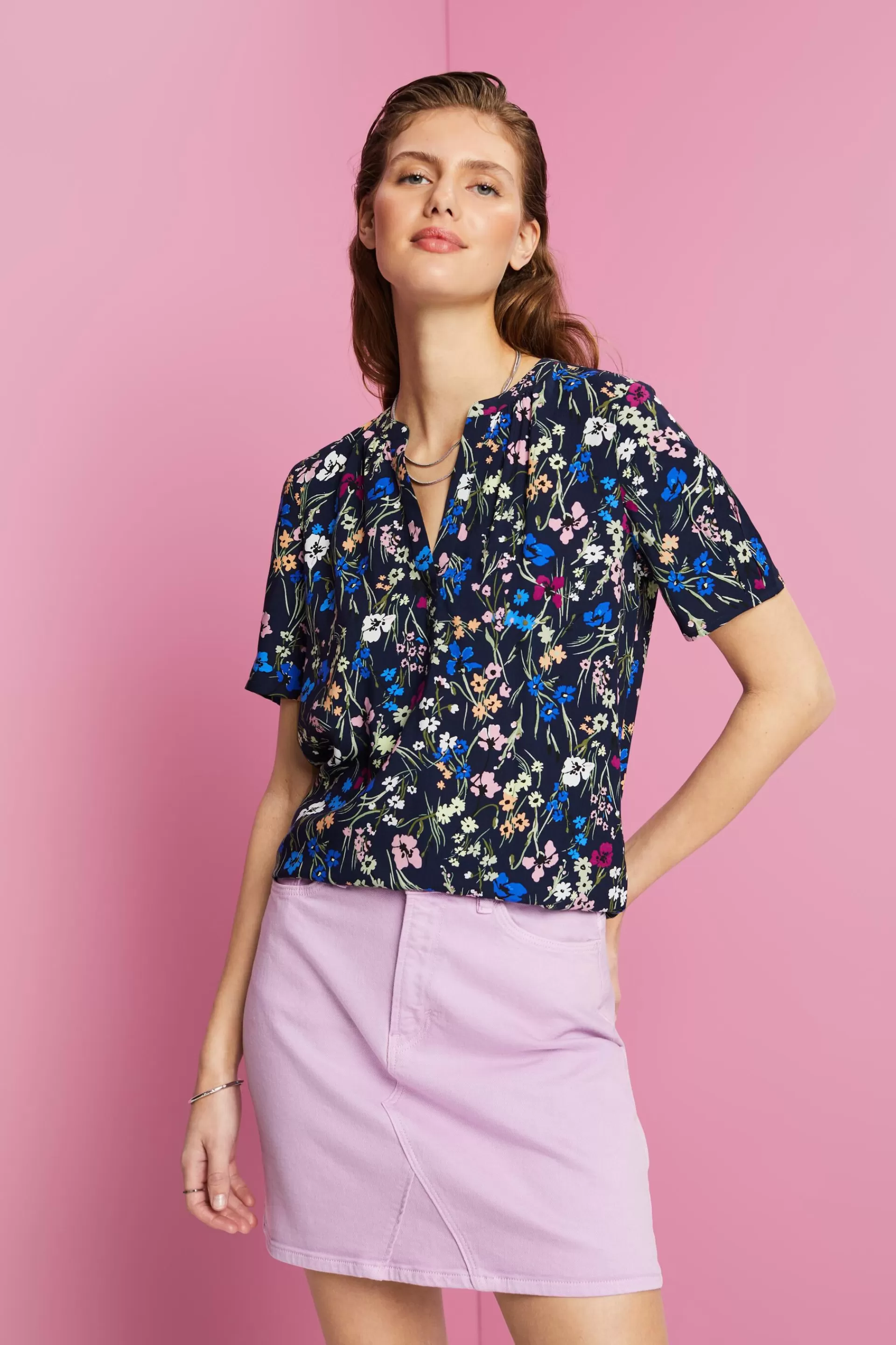 Florale Bluse mit geschlitztem Ausschnitt-ESPRIT Outlet