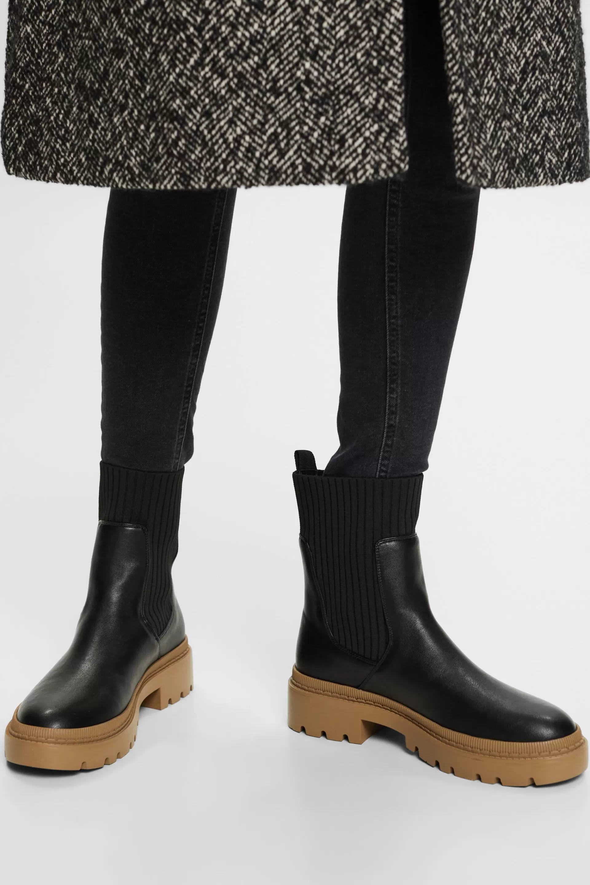 Grobe Boots in Lederoptik-ESPRIT Hot