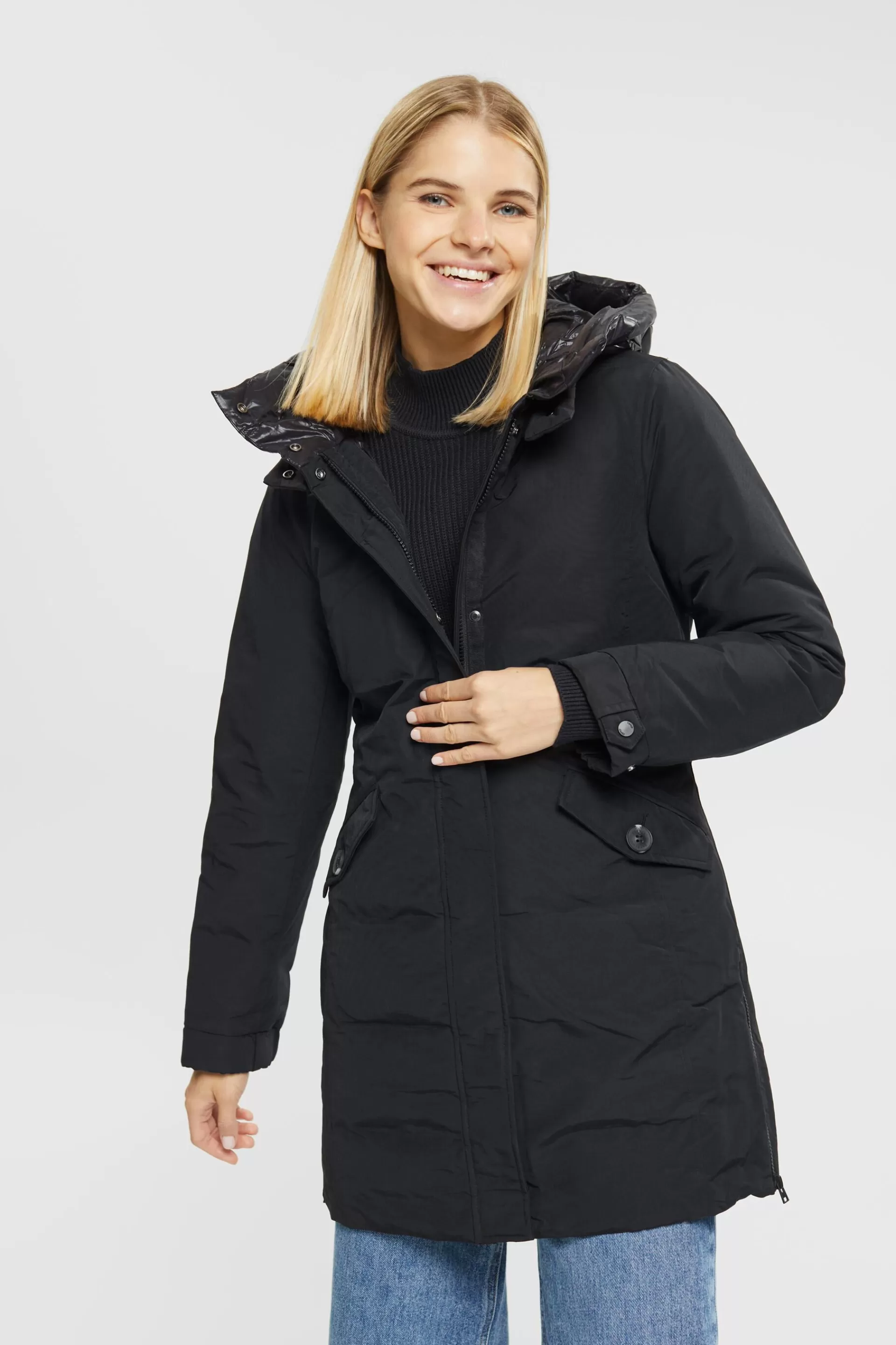 Jacke mit Kapuze und Füllung aus recycelten Daunen-ESPRIT Shop