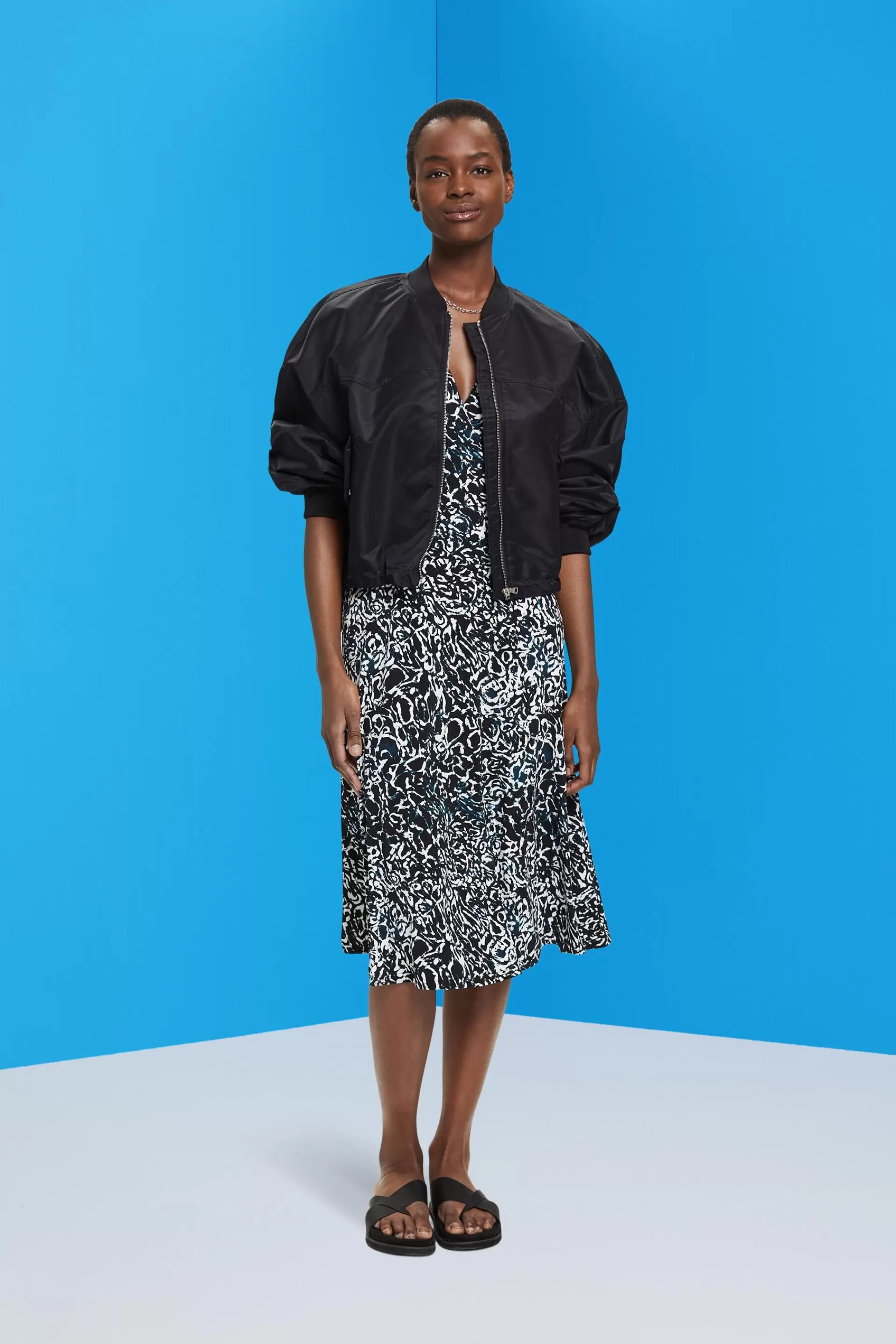 Jerseykleid mit V-Ausschnitt und Allover-Print-ESPRIT Cheap