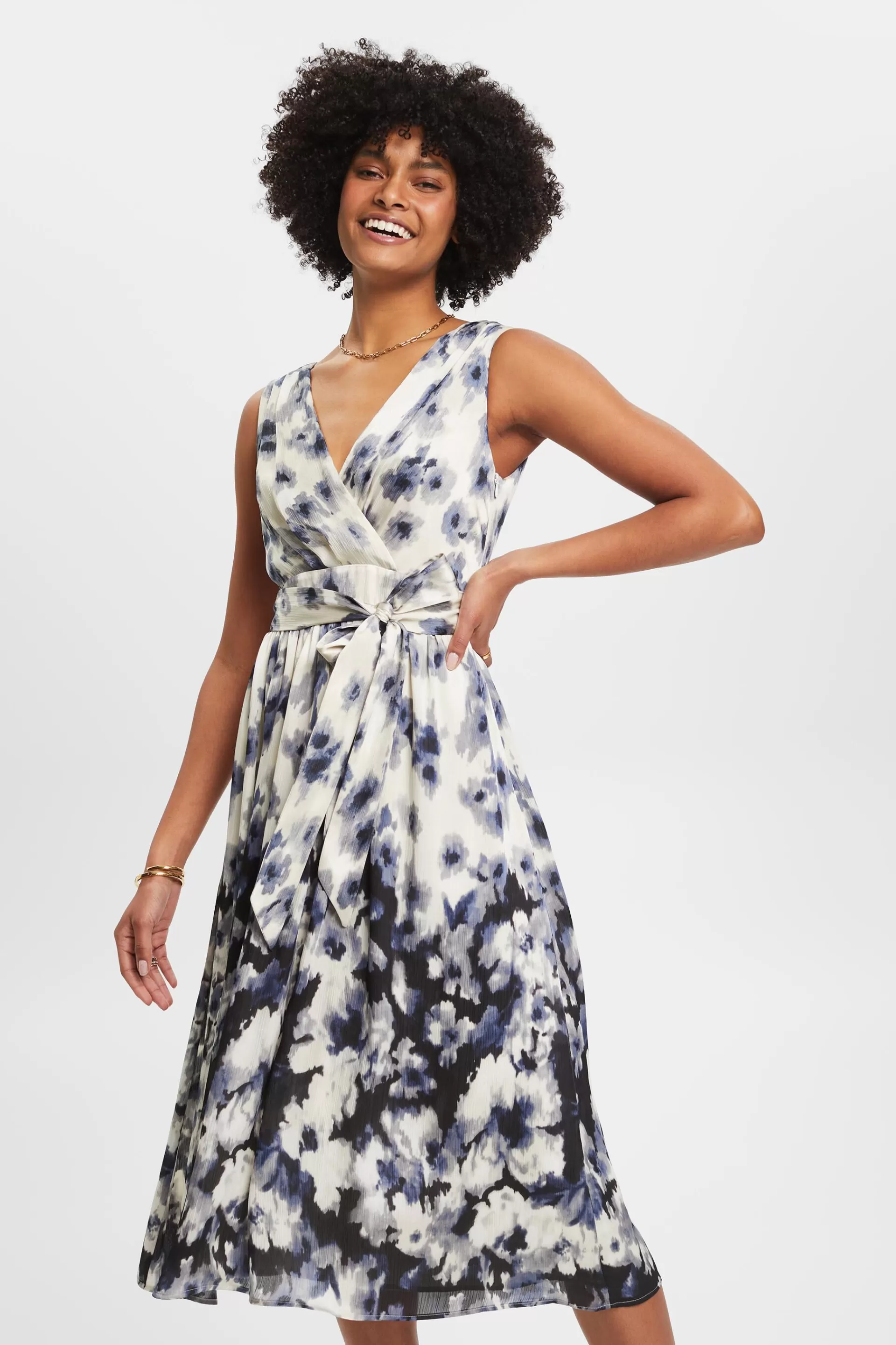 Midikleid aus Satin in Crinkle-Optik mit Blumenmuster-ESPRIT Best