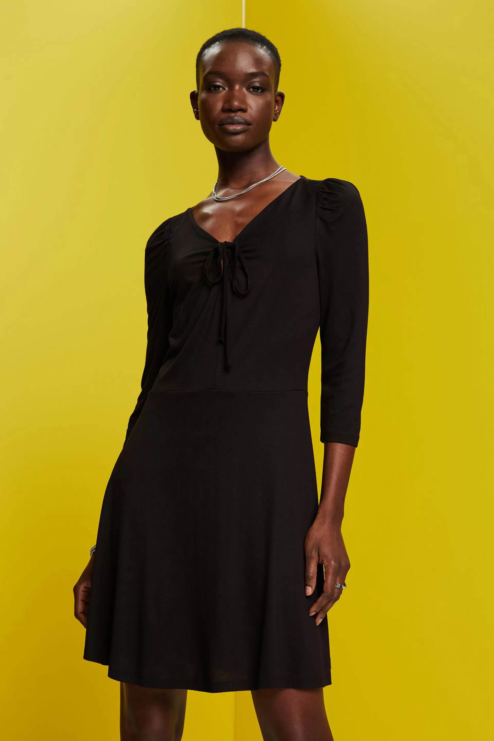 Minikleid aus Jersey, LENZING™ ECOVERO™-ESPRIT Outlet