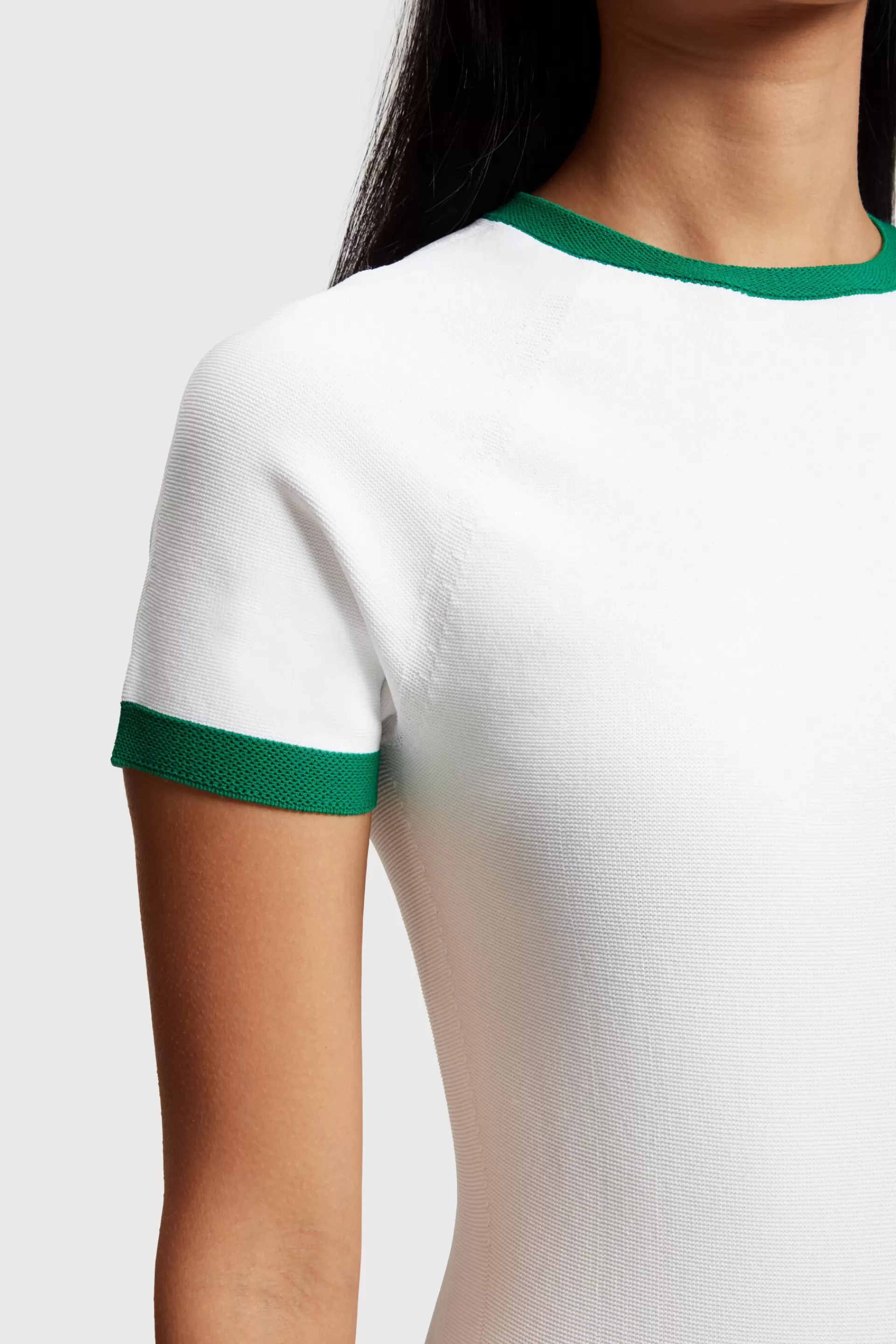 Nahtlos verarbeitetes Strickkleid mit Rundhalsausschnitt-ESPRIT Clearance