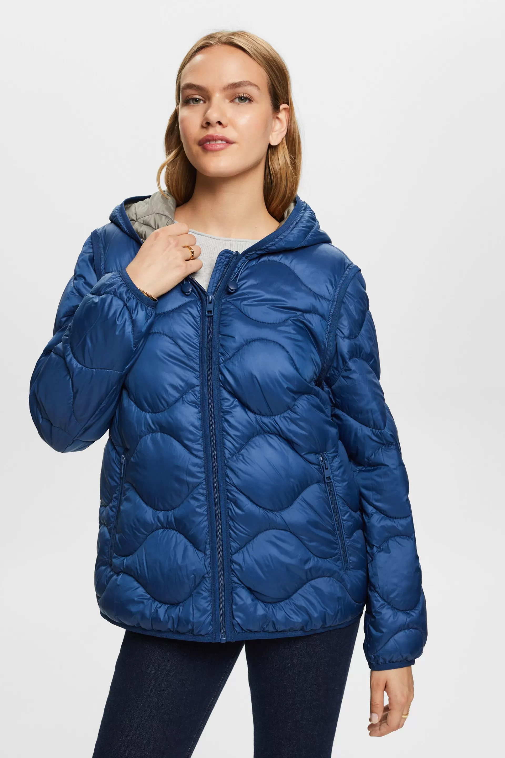 Recycelt: Wandelbare Steppjacke mit Kapuze-ESPRIT Flash Sale