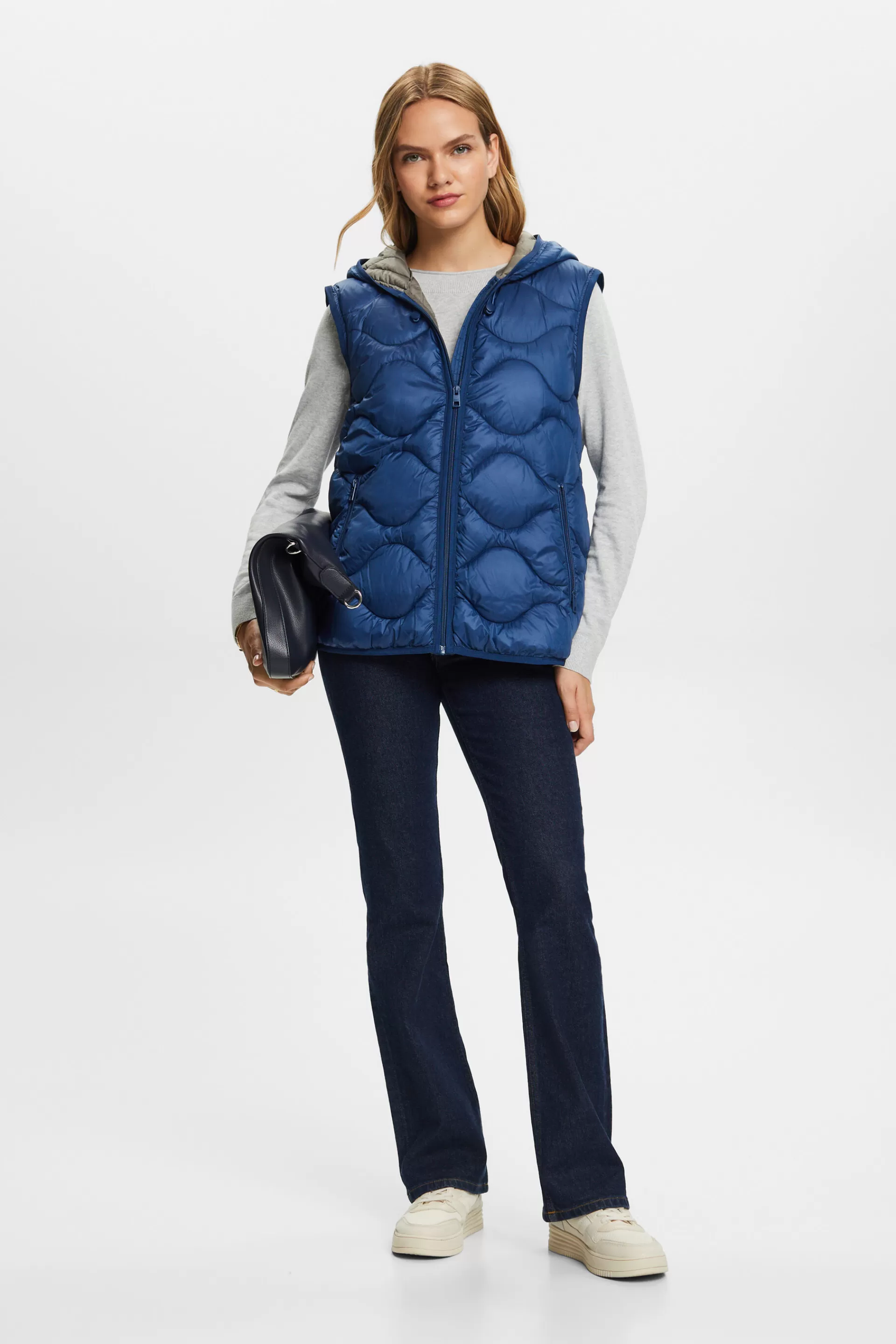 Recycelt: Wandelbare Steppjacke mit Kapuze-ESPRIT Flash Sale