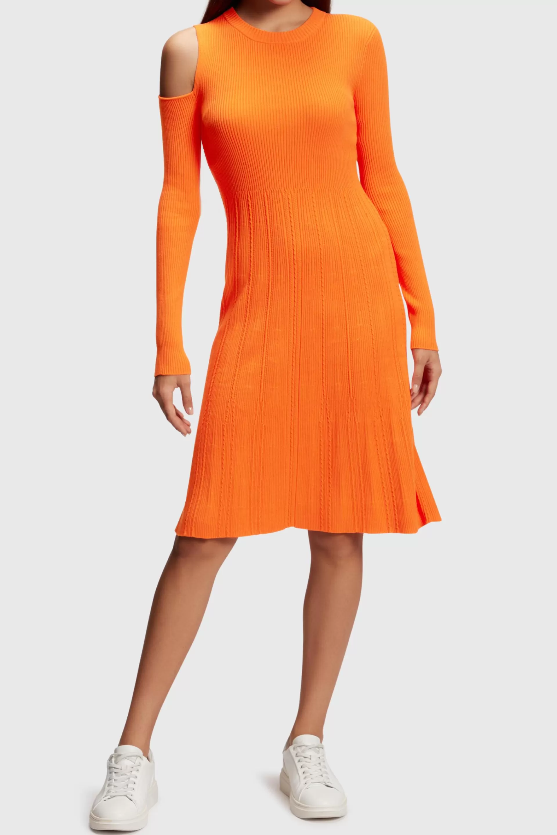 Rippstrick-Pulloverkleid mit Cut-out-ESPRIT New