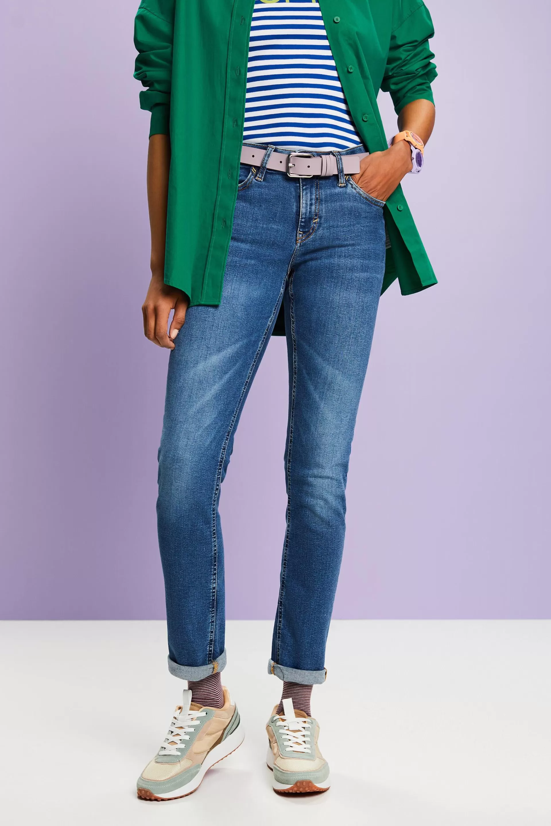 Schmale Jeans mit mittlerer Bundhöhe-ESPRIT Online