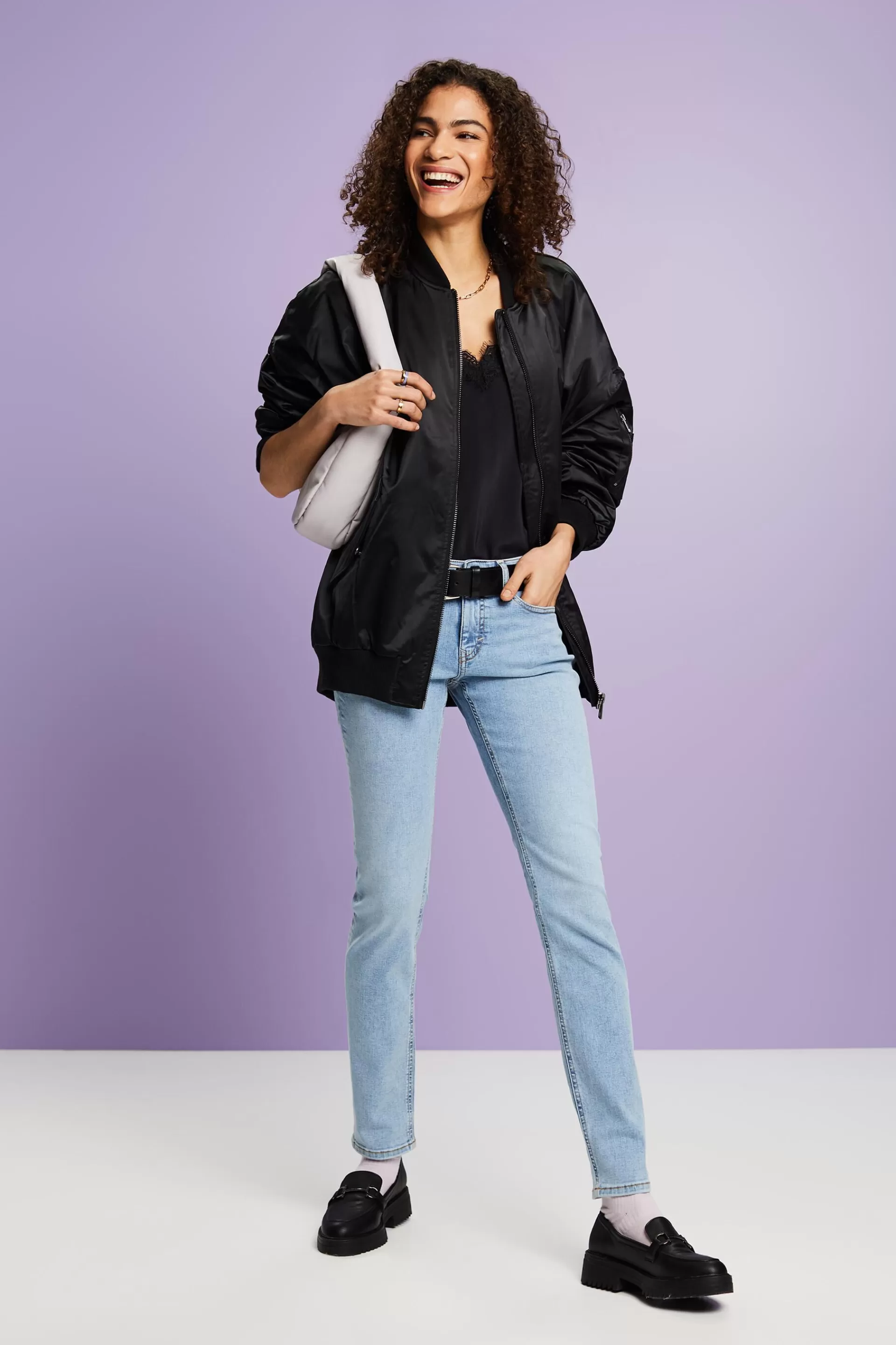 Schmale Jeans mit mittlerer Bundhöhe-ESPRIT Shop