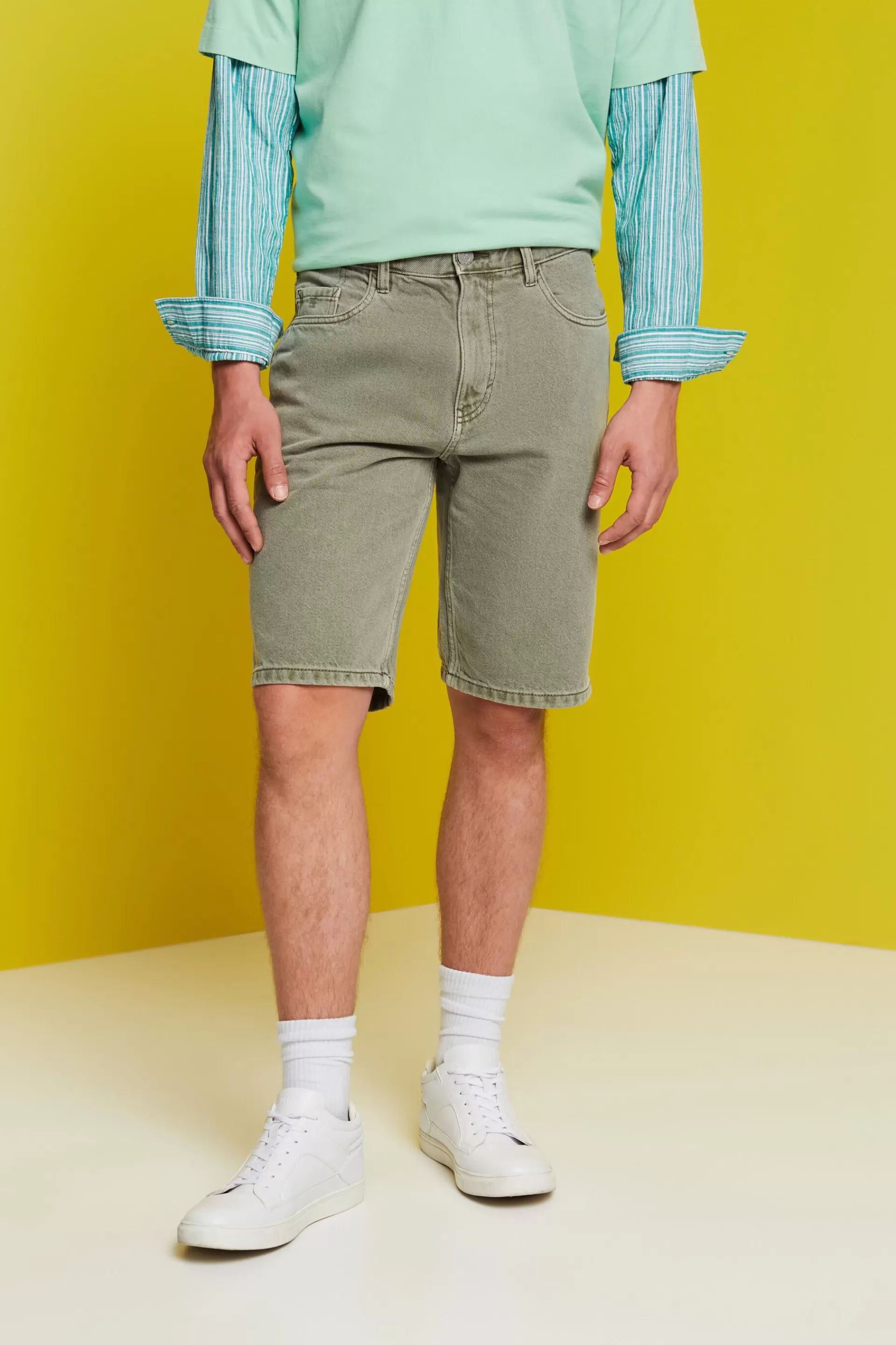 Shorts aus Coloured Denim-ESPRIT Fashion