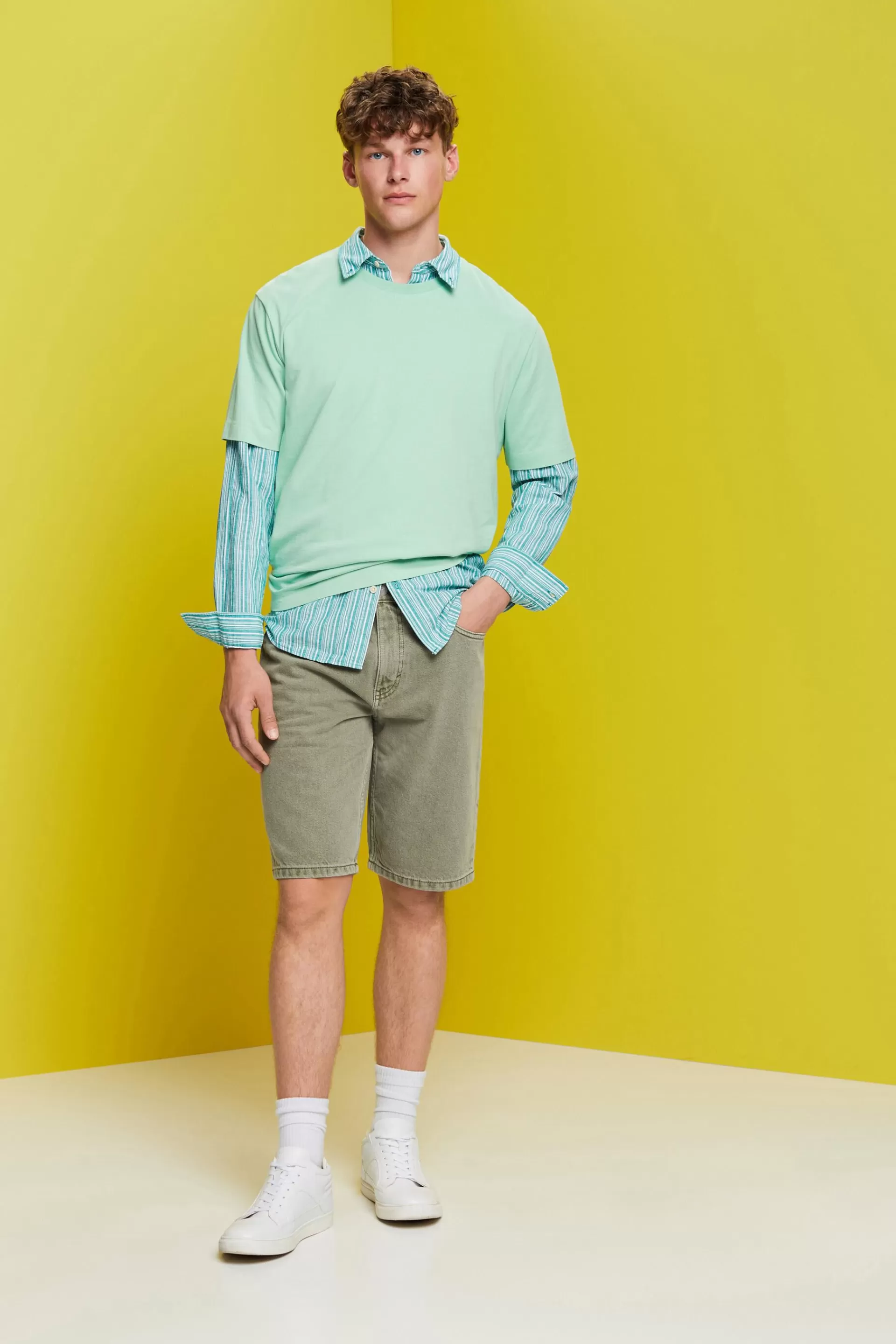 Shorts aus Coloured Denim-ESPRIT Fashion