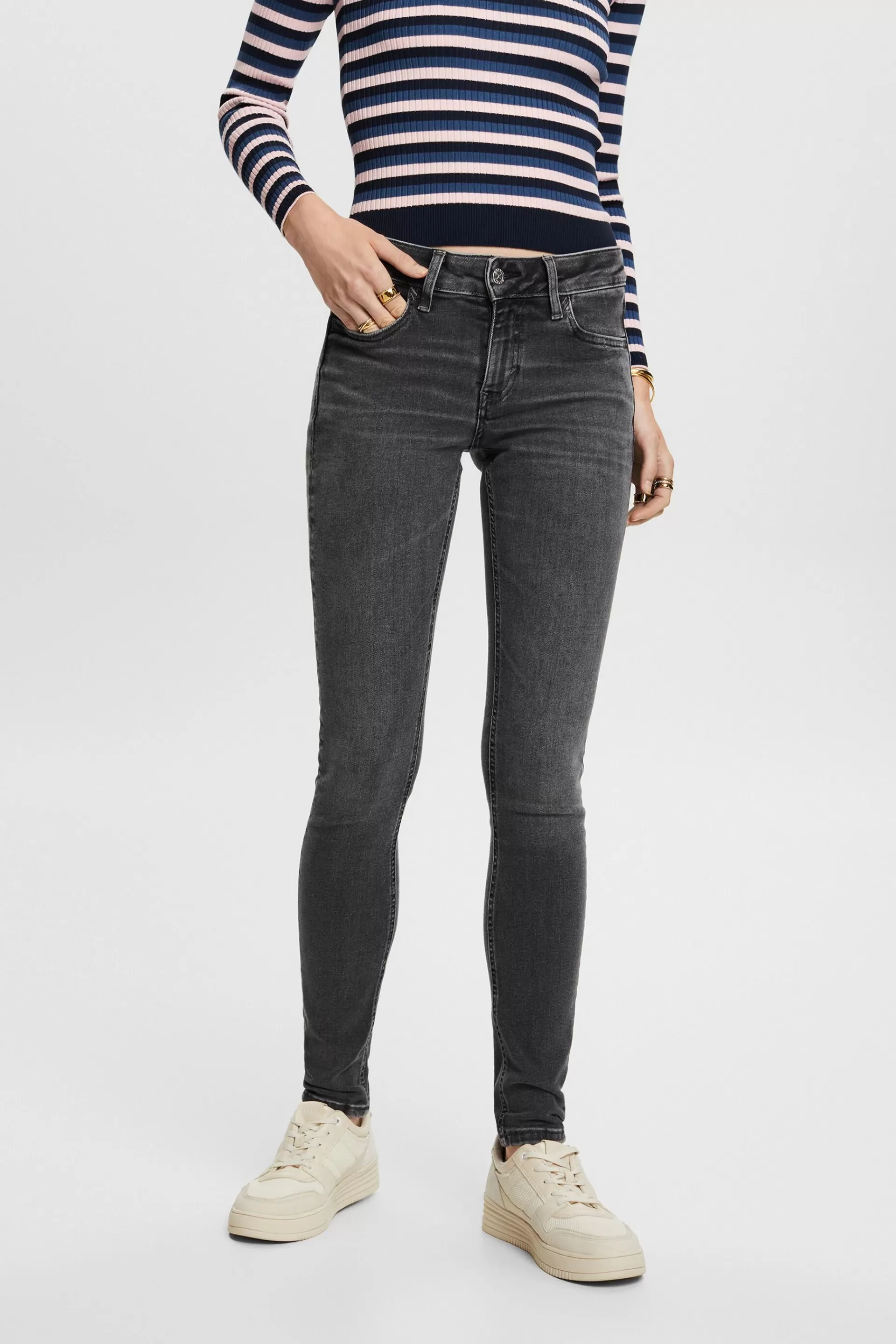 Skinny Jeans mit mittlerer Bundhöhe-ESPRIT Store