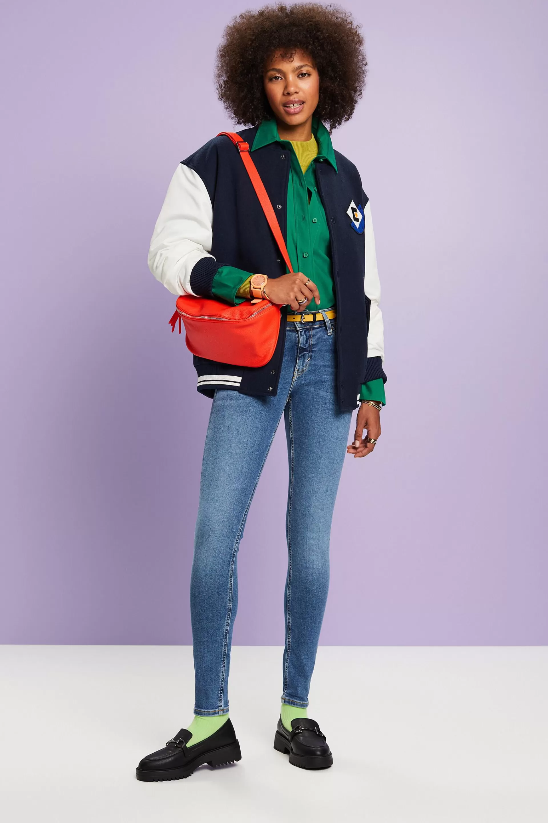 Skinny Jeans mit mittlerer Bundhöhe-ESPRIT Online