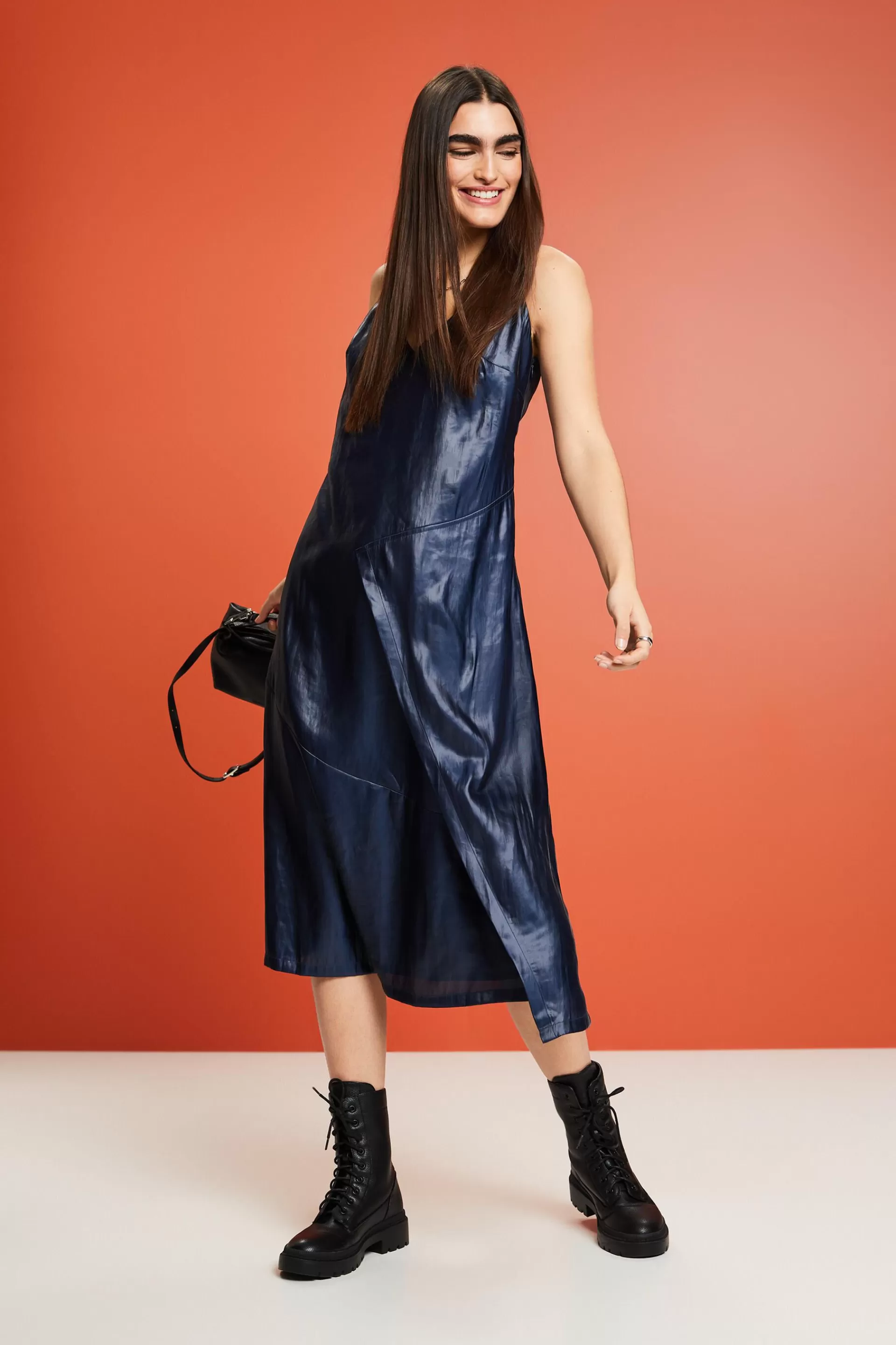 Slipdress im Metallic-Look, Twist-Detail hinten-ESPRIT Outlet