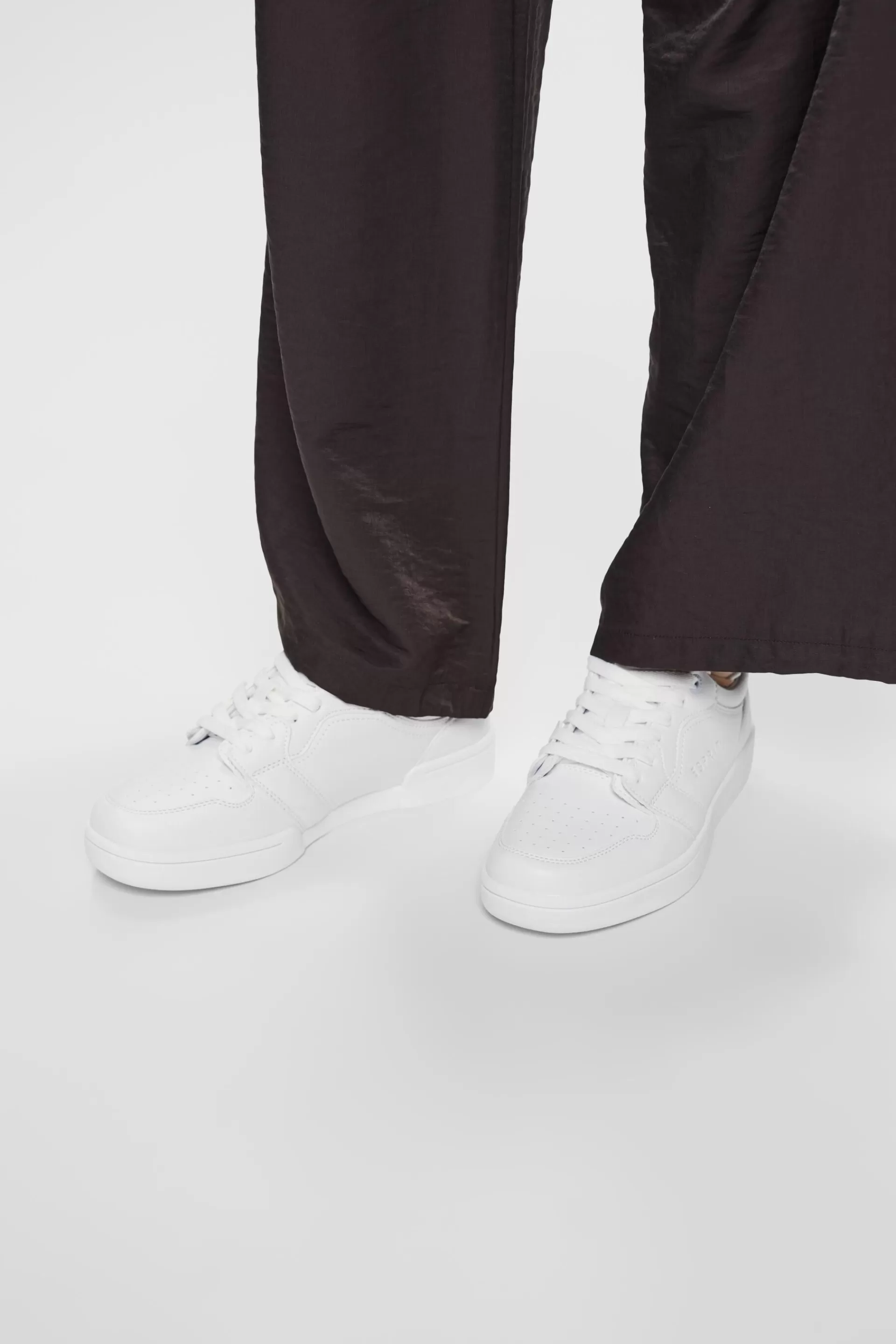 Sneakers aus veganem Leder-ESPRIT Online