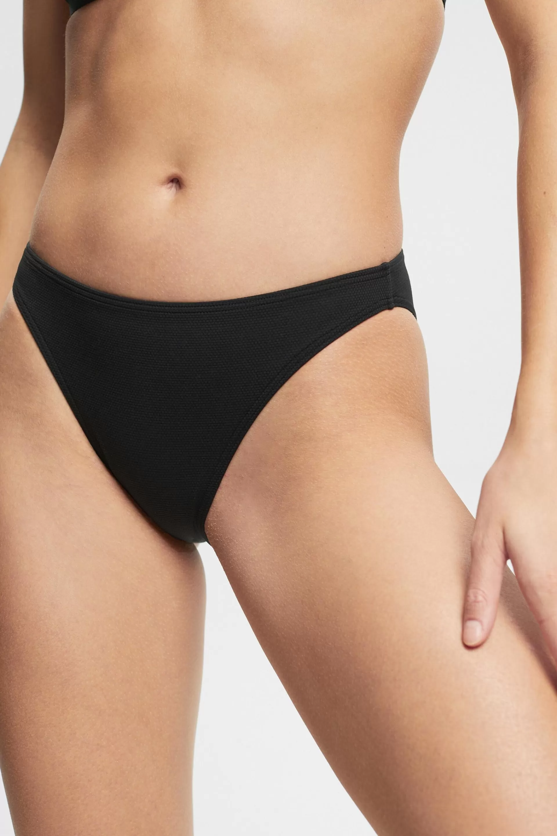 Strukturierte Bikinihose mit hohem Beinausschnitt-ESPRIT Store