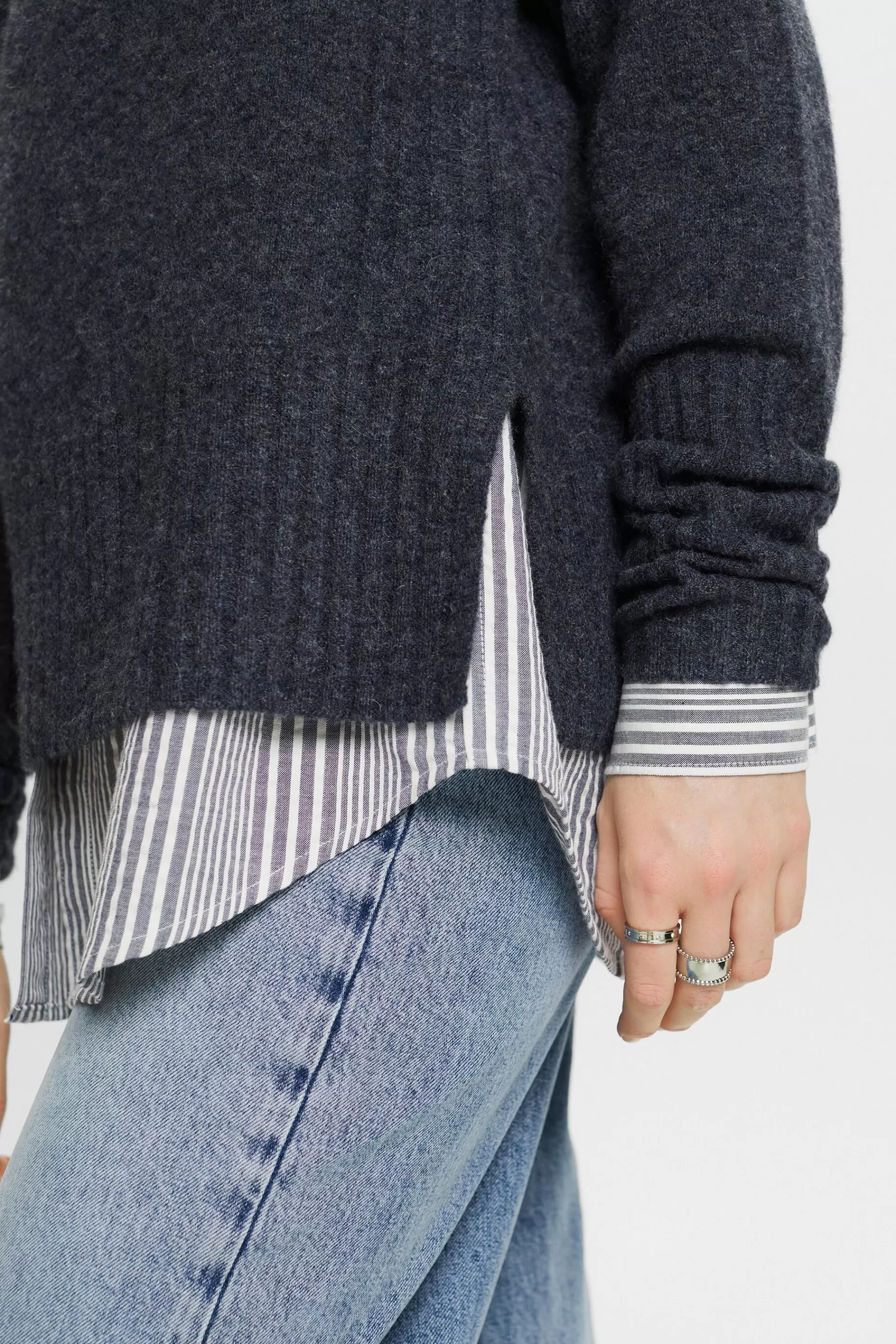 Wollmix-Pullover mit V-Ausschnitt-ESPRIT Sale